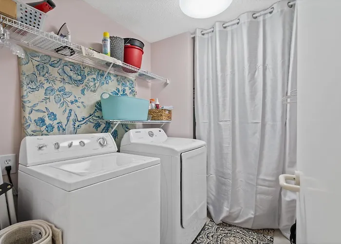 Baby's Got @ Colony East Unit 6c Holiday home *